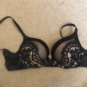 Victoria’s Secret 32B Very Sexy Push Up Bra